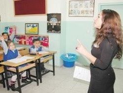 Eğitimi kadın veriyor okulu erkek yönetiyor