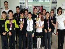 Yüzmede çifte sevinç