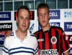 Bekim Balaj İmzayı Attı