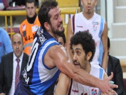 Telekom tırmanışı sürdürdü