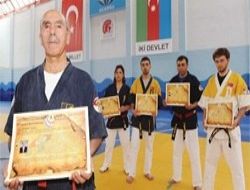 79 yaşında siyah kuşak kazandı