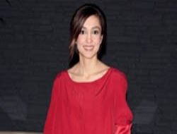 Toz kaldıran kadın pilot