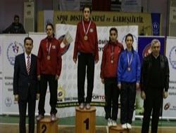 Badminton final yaptı