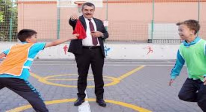 Yusuf Tekin'den Okullarda Geleneksel Oyun ve Teknoloji Vurgusu